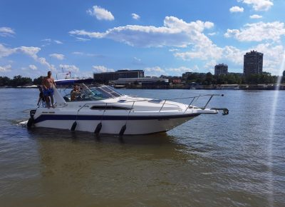 16565890729102981656596027