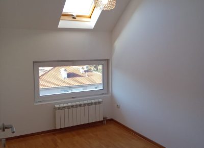 7aFlatJuhorskabedroomwindows1709389874